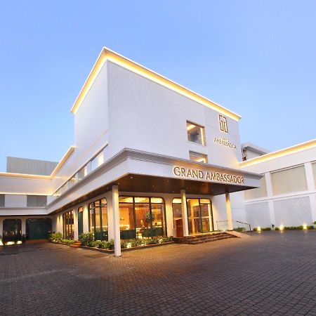 The Grand Ambassador Hotel Коттаям Экстерьер фото